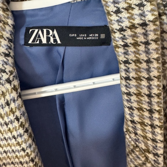 Zara Coat - Picture 2 of 3